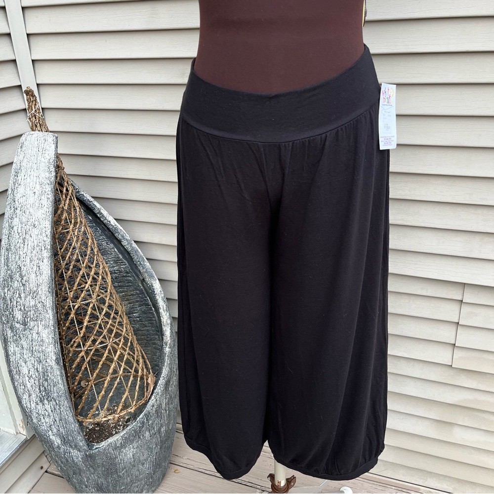 NWT Inside Out wide leg black gaucho capri cropped stretch pants wide waistband
